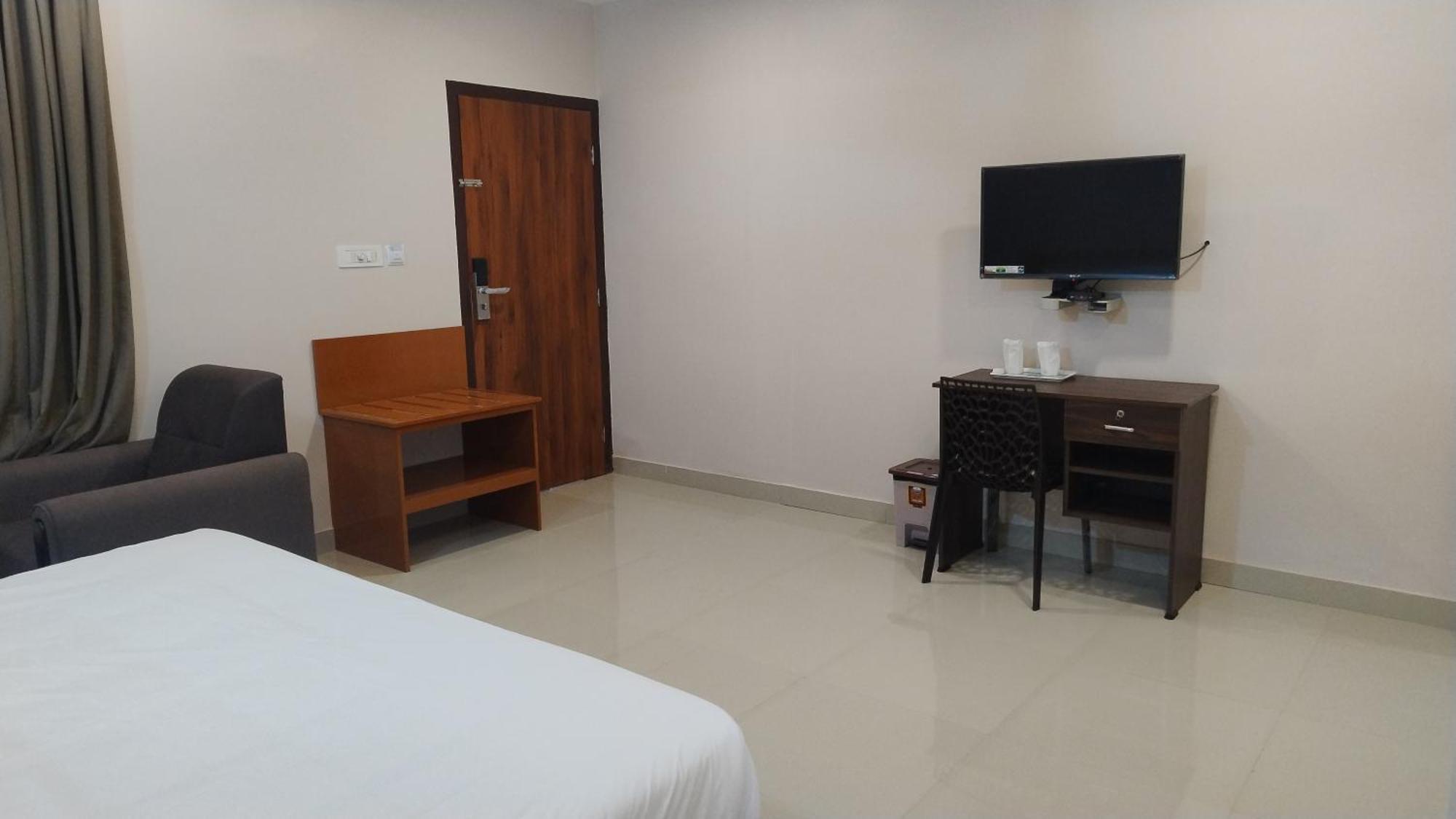 Gateway Airport Hotel Kannur Esterno foto