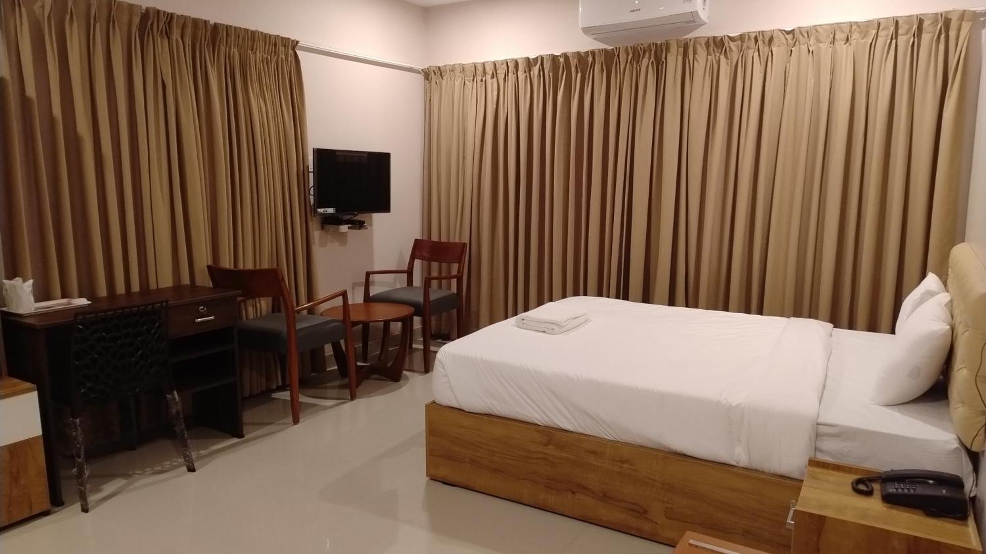 Gateway Airport Hotel Kannur Esterno foto