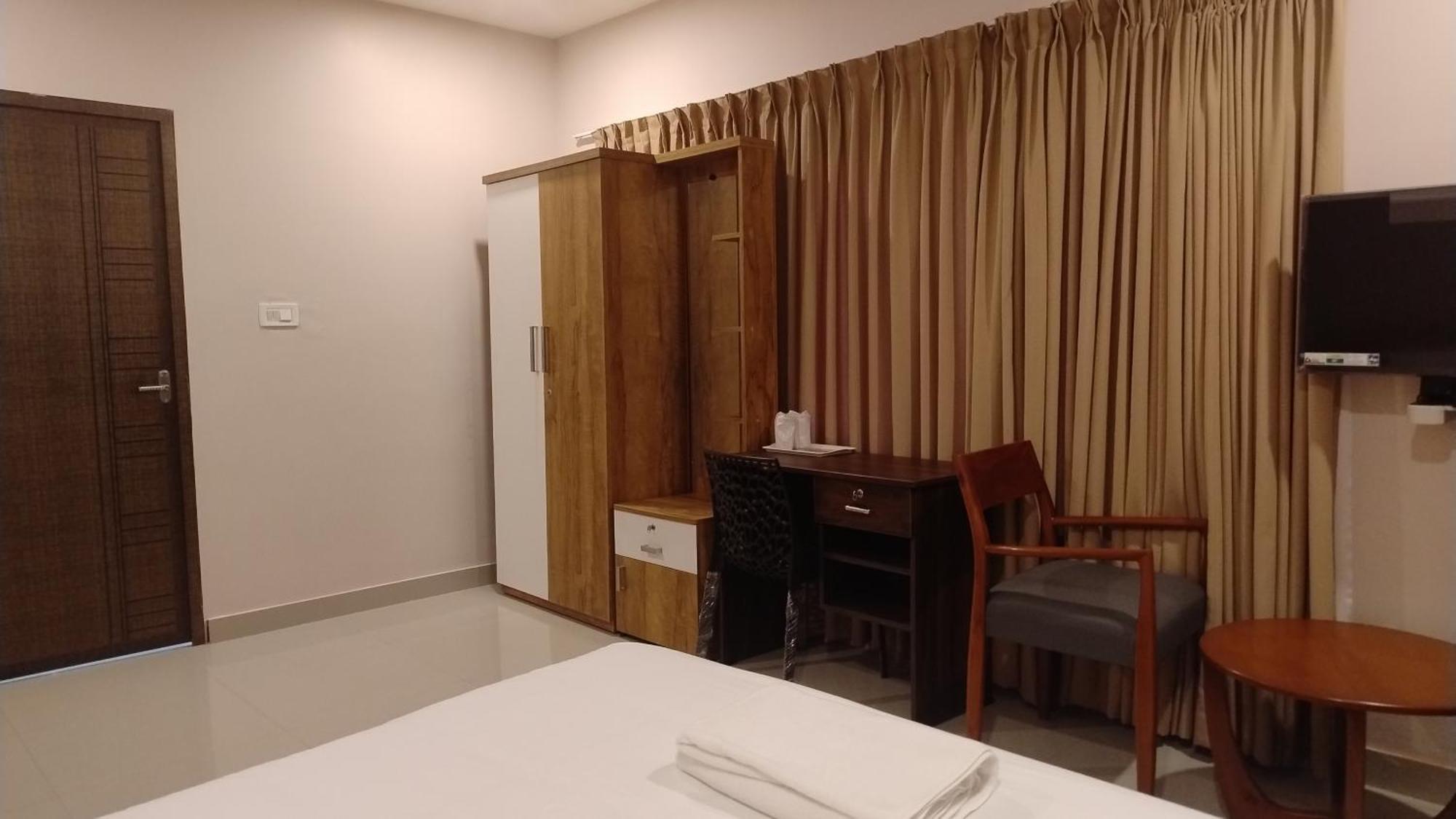 Gateway Airport Hotel Kannur Esterno foto