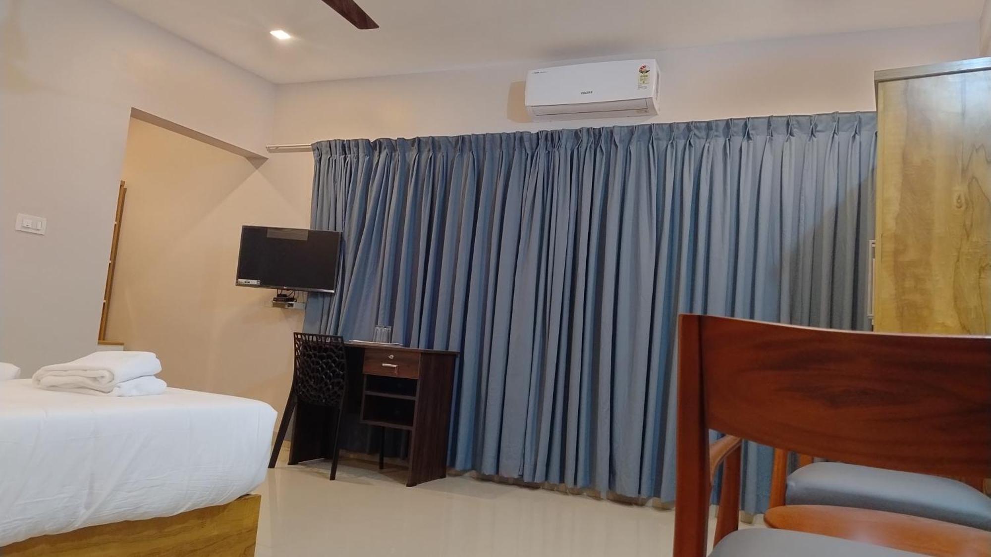 Gateway Airport Hotel Kannur Esterno foto